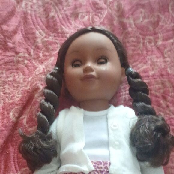 Fashionable Doll Set with Blue and Pink Outfits - Picture 5 of 7